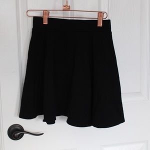 BRAND NEW H & M BLACK SKIRT